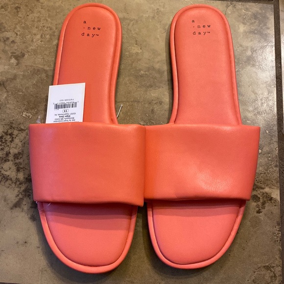 (155) NWT Women’s Coral Orange LuLu Slides by a new day. Size 11 - Picture 1 of 7